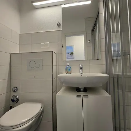 Vier Jahreszeiten 2-46 דירה